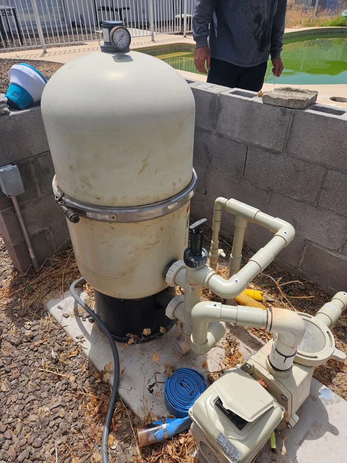 Pool equipment before replacement